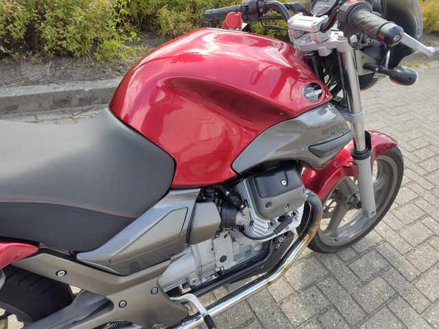 moto-guzzi - 750-breva-touring