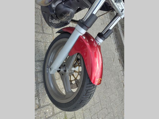 moto-guzzi - 750-breva-touring