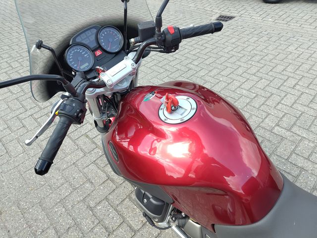 moto-guzzi - 750-breva-touring