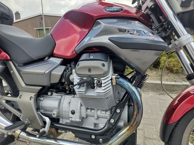 moto-guzzi - 750-breva-touring