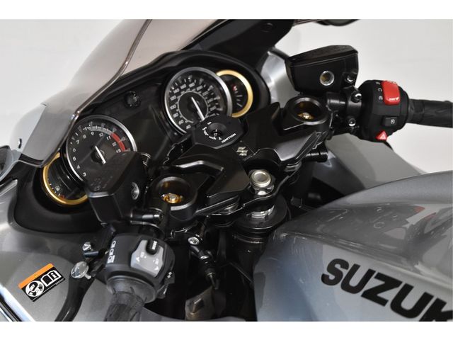 suzuki - gsx-r-1300-hayabusa