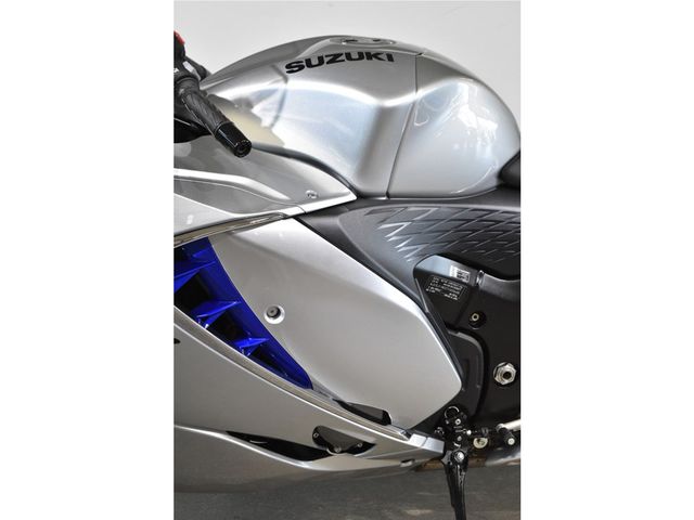 suzuki - gsx-r-1300-hayabusa