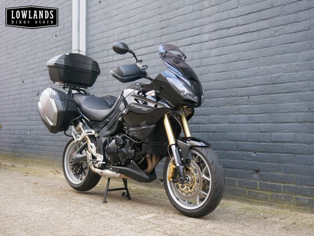 triumph - tiger-1050