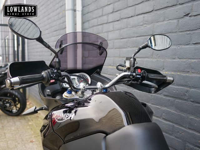 triumph - tiger-1050