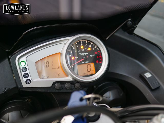 triumph - tiger-1050