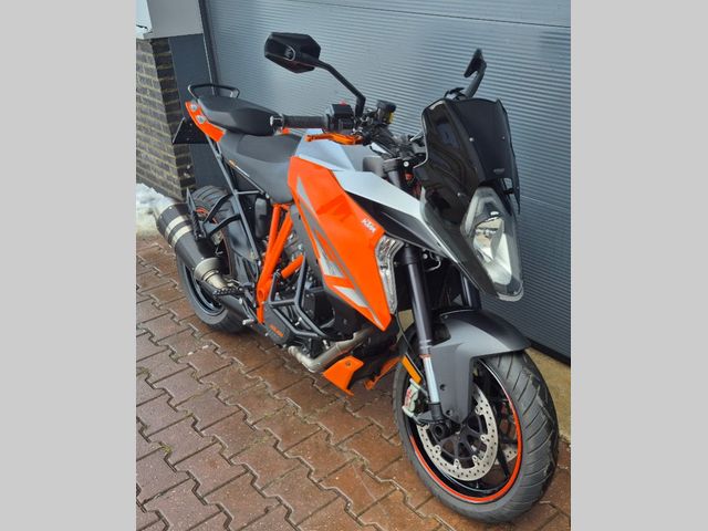 ktm - 1290-super-duke-gt