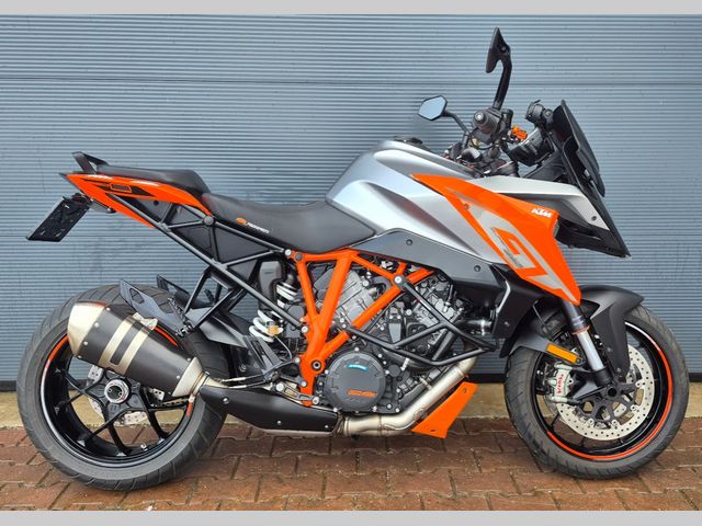 ktm - 1290-super-duke-gt