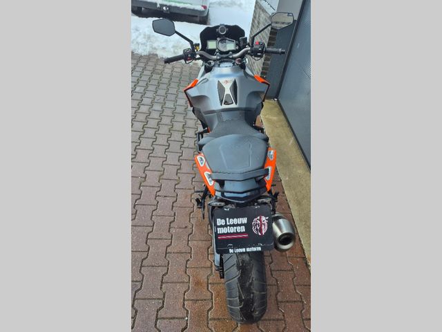 ktm - 1290-super-duke-gt