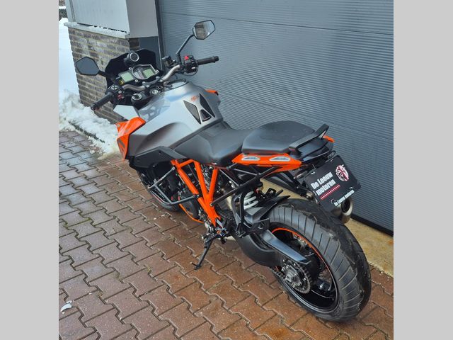 ktm - 1290-super-duke-gt