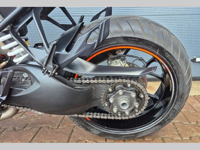 ktm - 1290-super-duke-gt