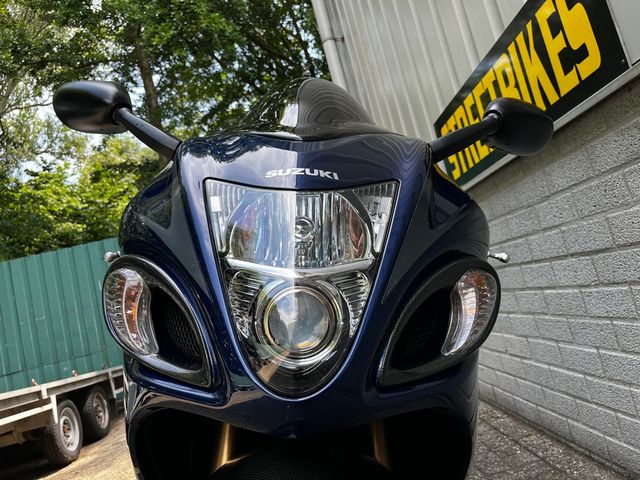 suzuki - gsx-r-1300-hayabusa