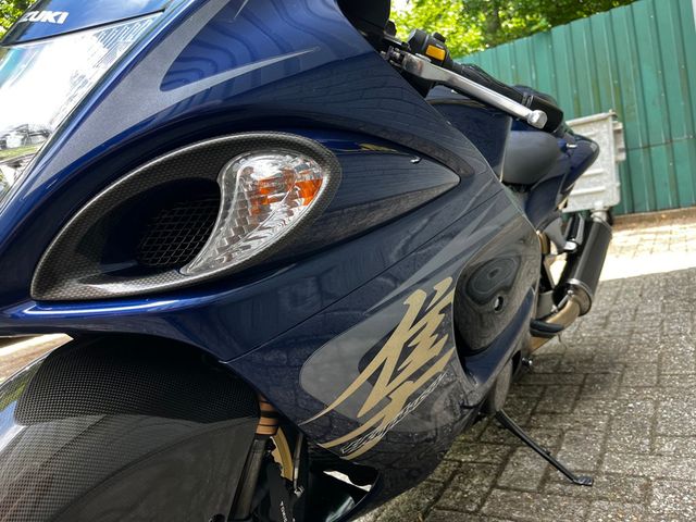 suzuki - gsx-r-1300-hayabusa
