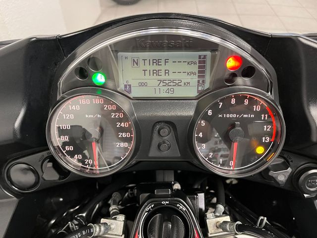 kawasaki - gtr-1400