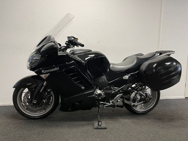 kawasaki - gtr-1400