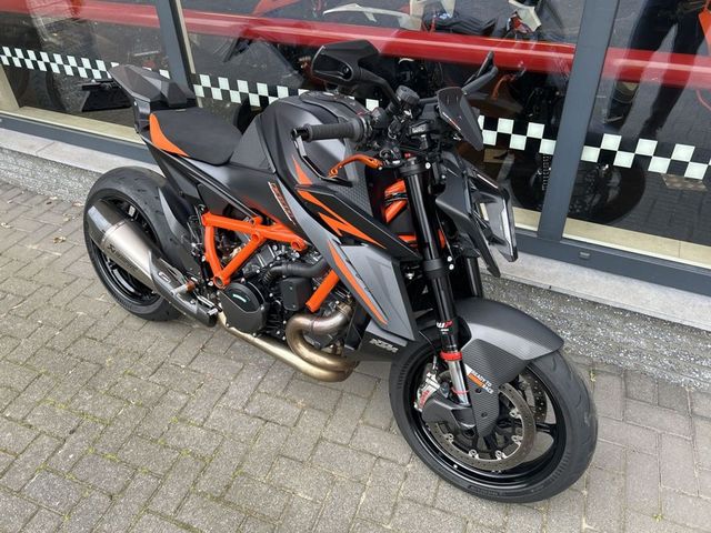 ktm - 1390-super-duke-r