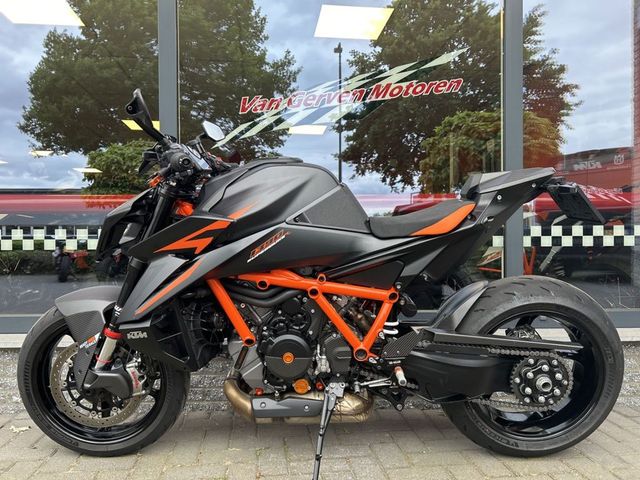 ktm - 1390-super-duke-r