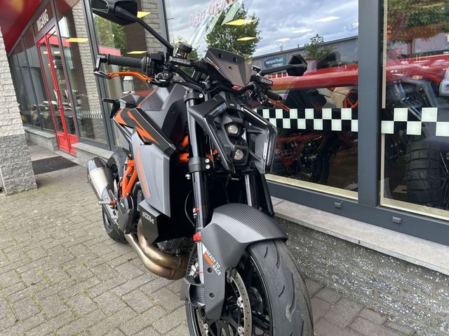 ktm - 1390-super-duke-r