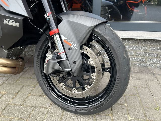 ktm - 1390-super-duke-r