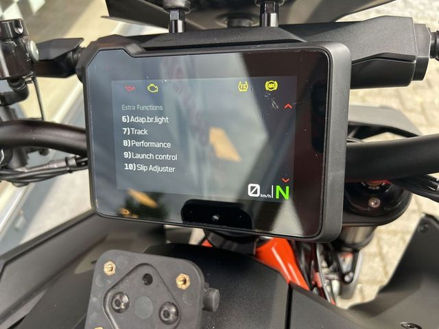 ktm - 1390-super-duke-r