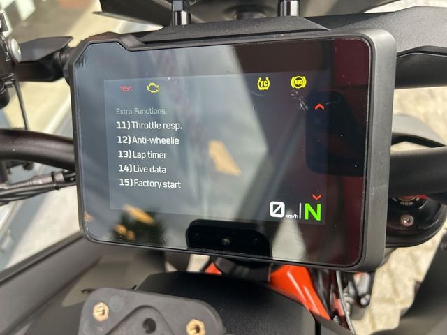 ktm - 1390-super-duke-r
