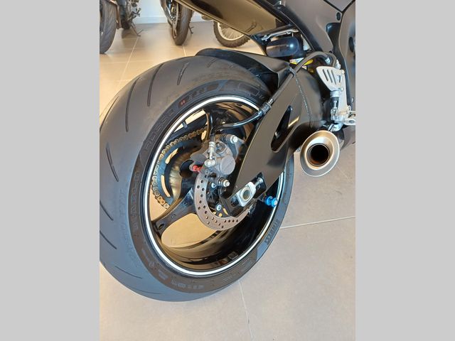 suzuki - gsx-r-750