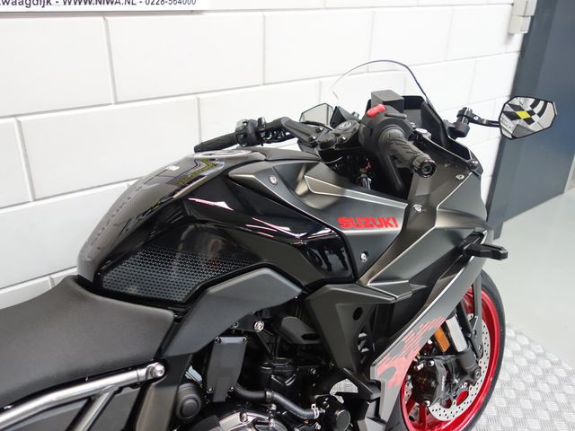 suzuki - gsx-8r