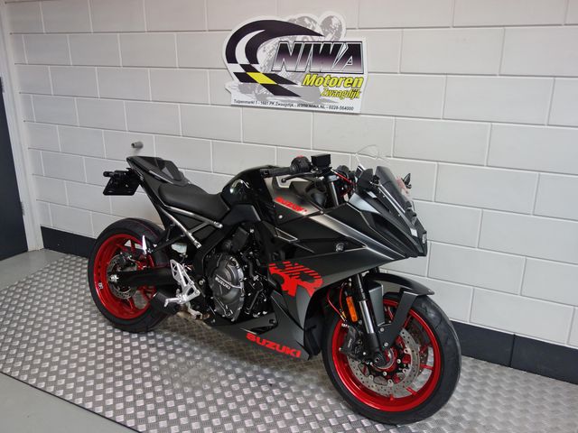 suzuki - gsx-8r