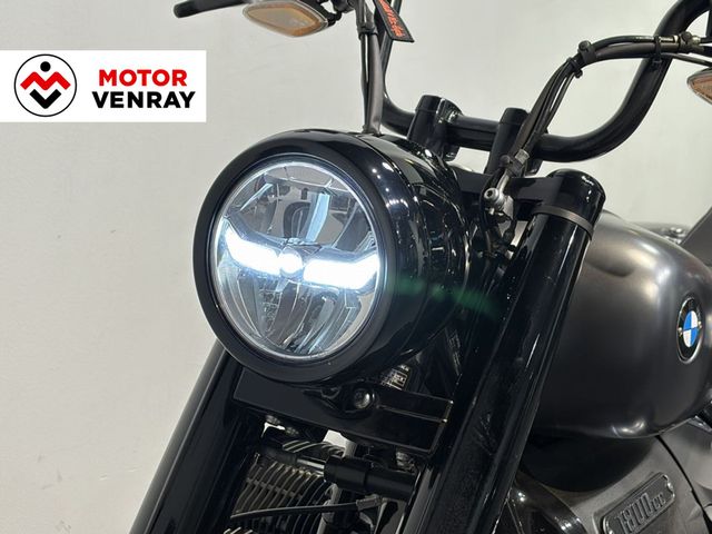bmw - r-18-rocktane