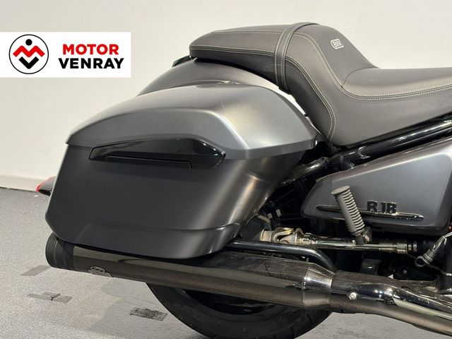bmw - r-18-rocktane