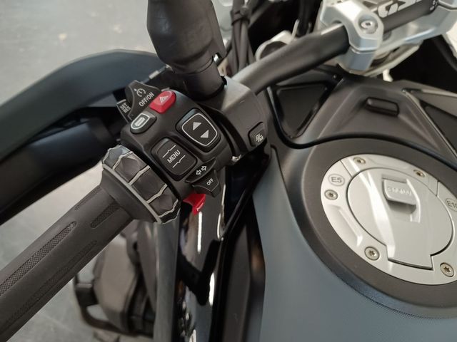 bmw - r-1300-gs