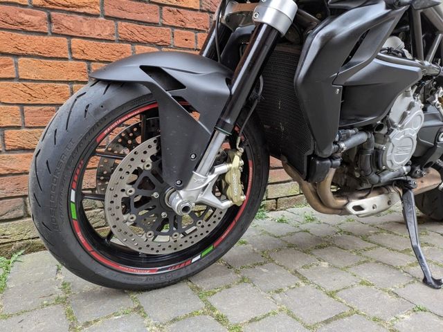mv-agusta - brutale-800