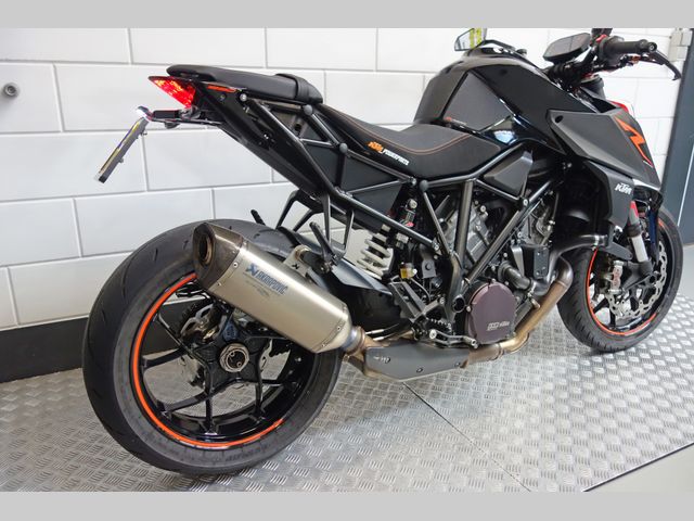 ktm - 1290-super-duke-r