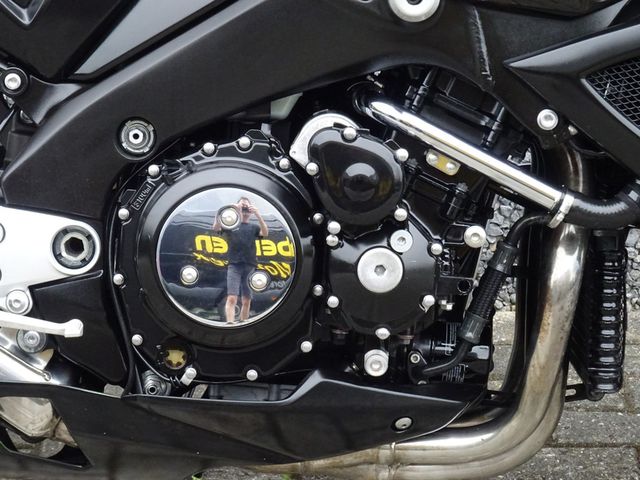 suzuki - b-king-1300