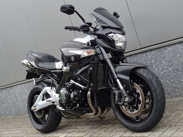 suzuki - b-king-1300
