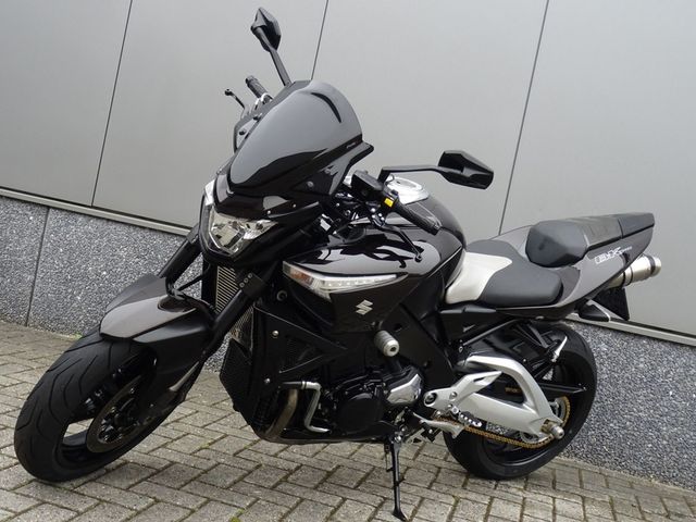 suzuki - b-king-1300
