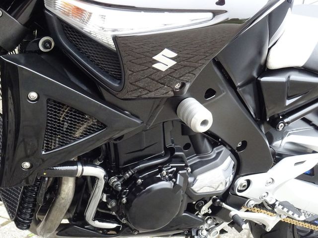 suzuki - b-king-1300