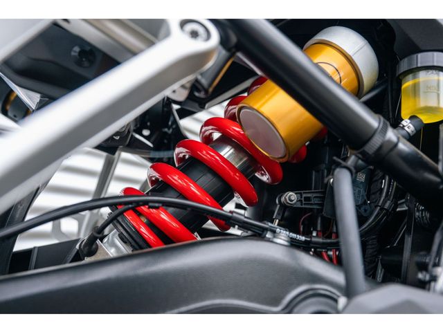 bmw - f-900-gs-adventure