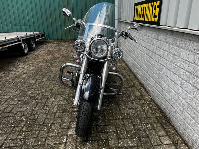 yamaha - xvs-1100-a-dragstar-classic