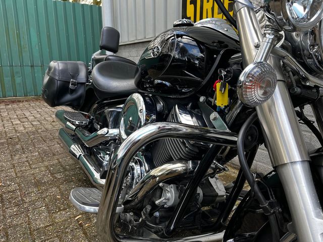 yamaha - xvs-1100-a-dragstar-classic