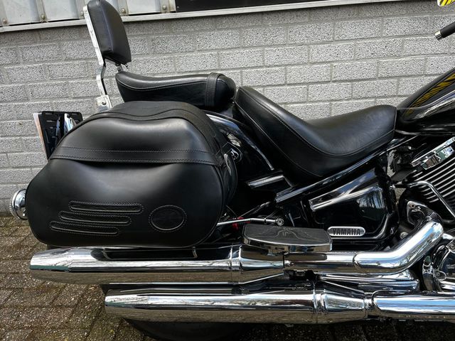 yamaha - xvs-1100-a-dragstar-classic