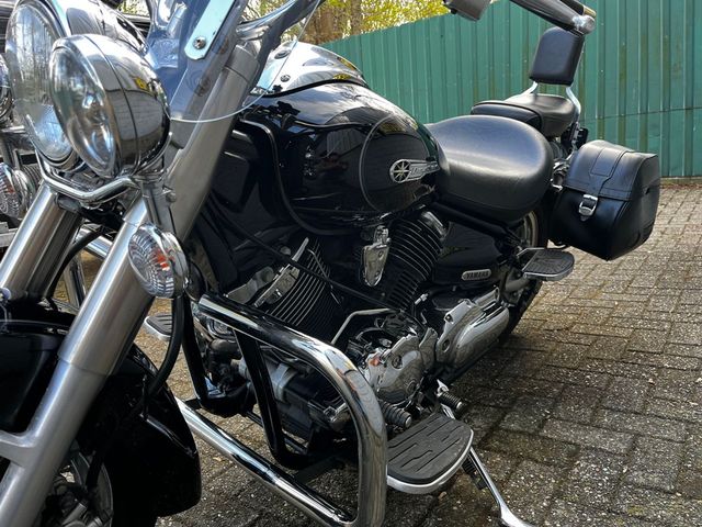 yamaha - xvs-1100-a-dragstar-classic