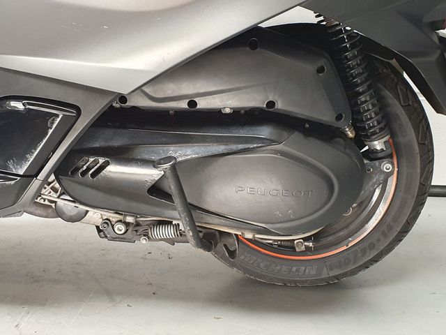 peugeot - metropolis-400