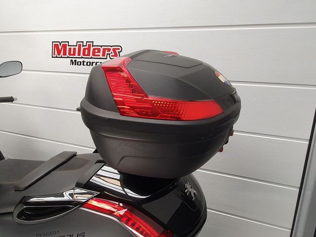 peugeot - metropolis-400