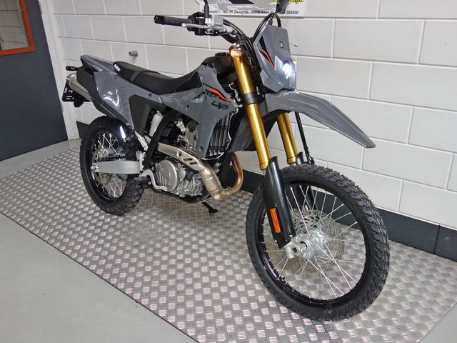 suzuki - dr-z-4-s