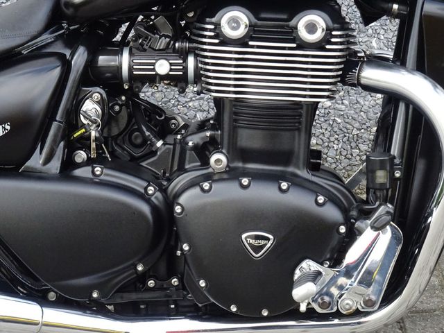 triumph - thunderbird-storm