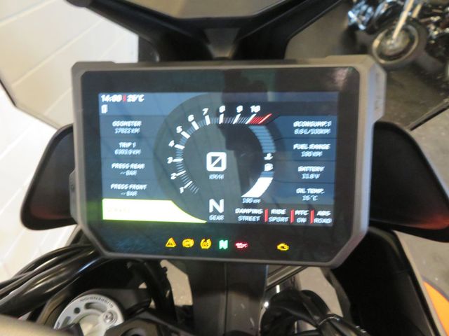 ktm - 1290-super-duke-gt