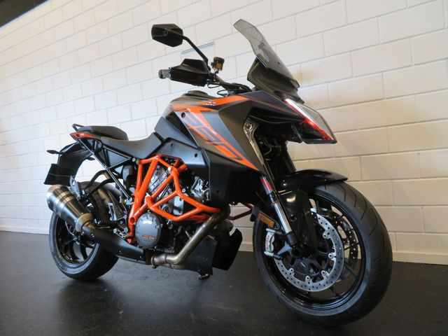 ktm - 1290-super-duke-gt