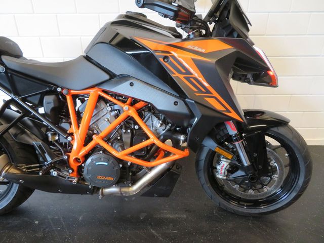 ktm - 1290-super-duke-gt