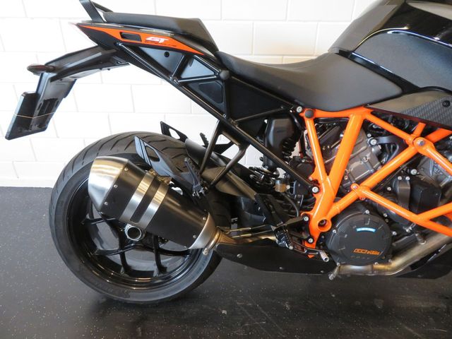 ktm - 1290-super-duke-gt
