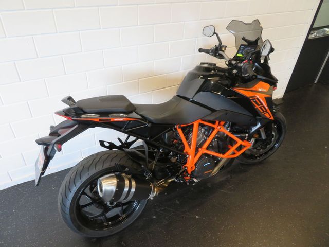 ktm - 1290-super-duke-gt